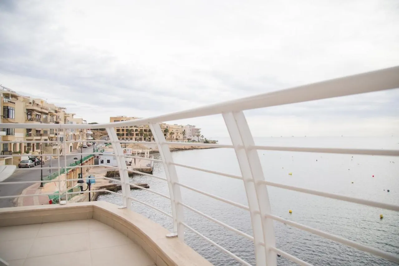 Riviera Holiday Apartments - Seafront - Wifi Marsaskala