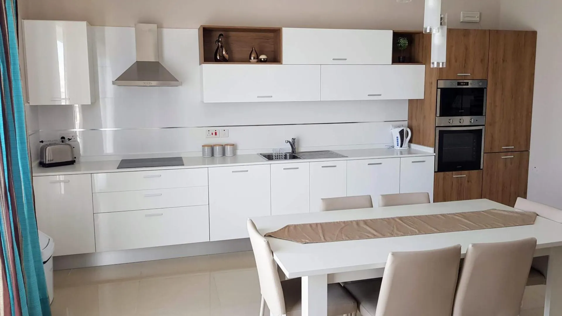 Riviera Holiday Apartments - Seafront - Wifi Marsaskala