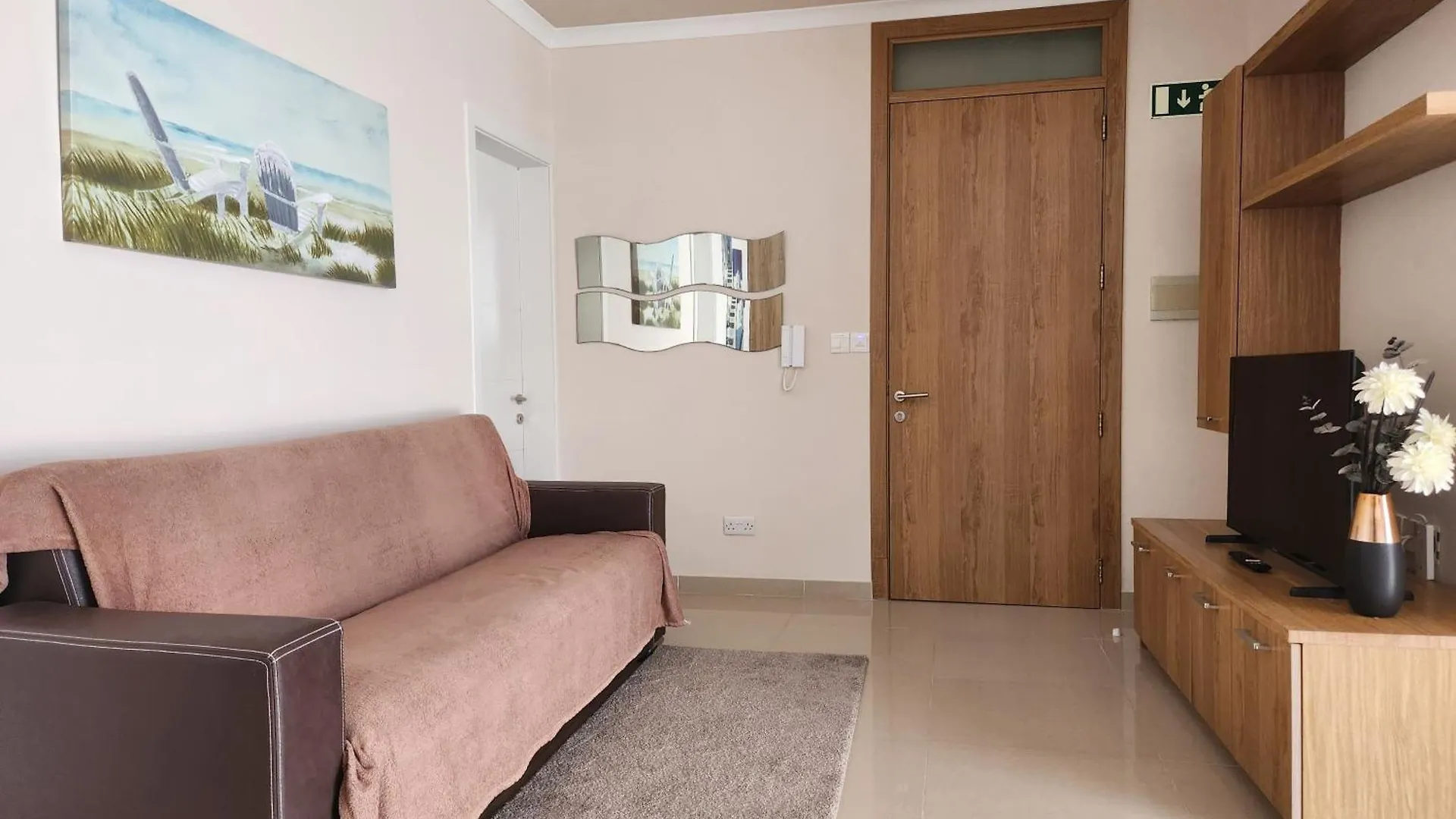 Riviera Holiday Apartments - Seafront - Wifi Marsaskala