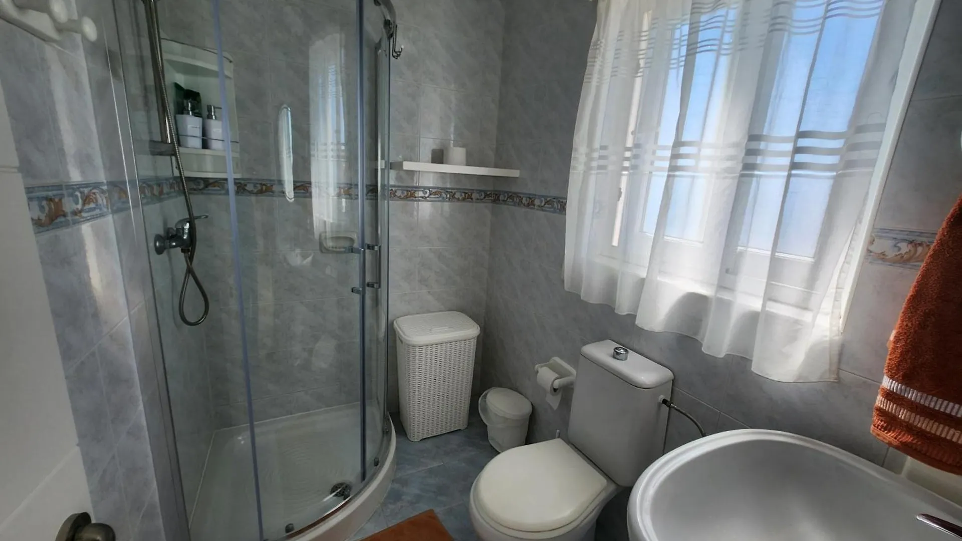 Riviera Holiday Apartments - Seafront - Wifi Marsaskala